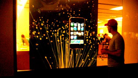 iPhone приходит в Россию iPhone приходит в Россию