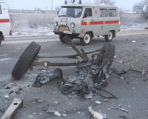 В районе г. Чебоксар столкнулись автобус, иномарка и грузовик: двое погибли, семеро пострадали