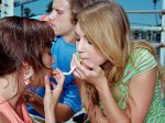 Почему подростки начинают курить и как уберечь своих детей от курения? Почему подростки начинают курить и как уберечь своих детей от курения?