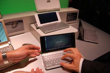 Карманный нетбук Sony Vaio P в действии